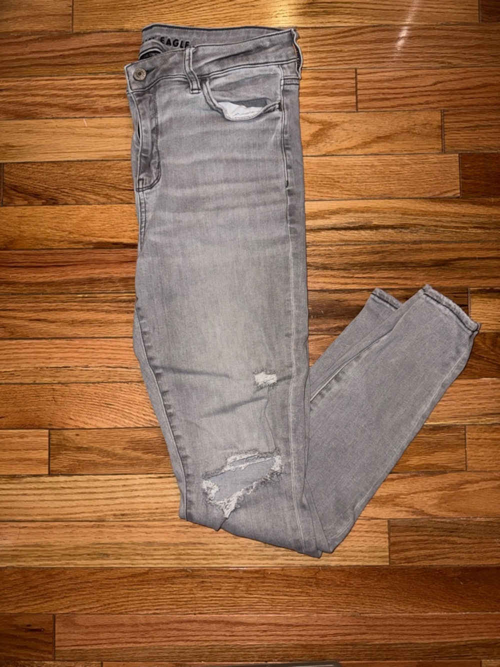 American Eagle Outfitters Light Gray Ripped Skinny Jeans Size 10